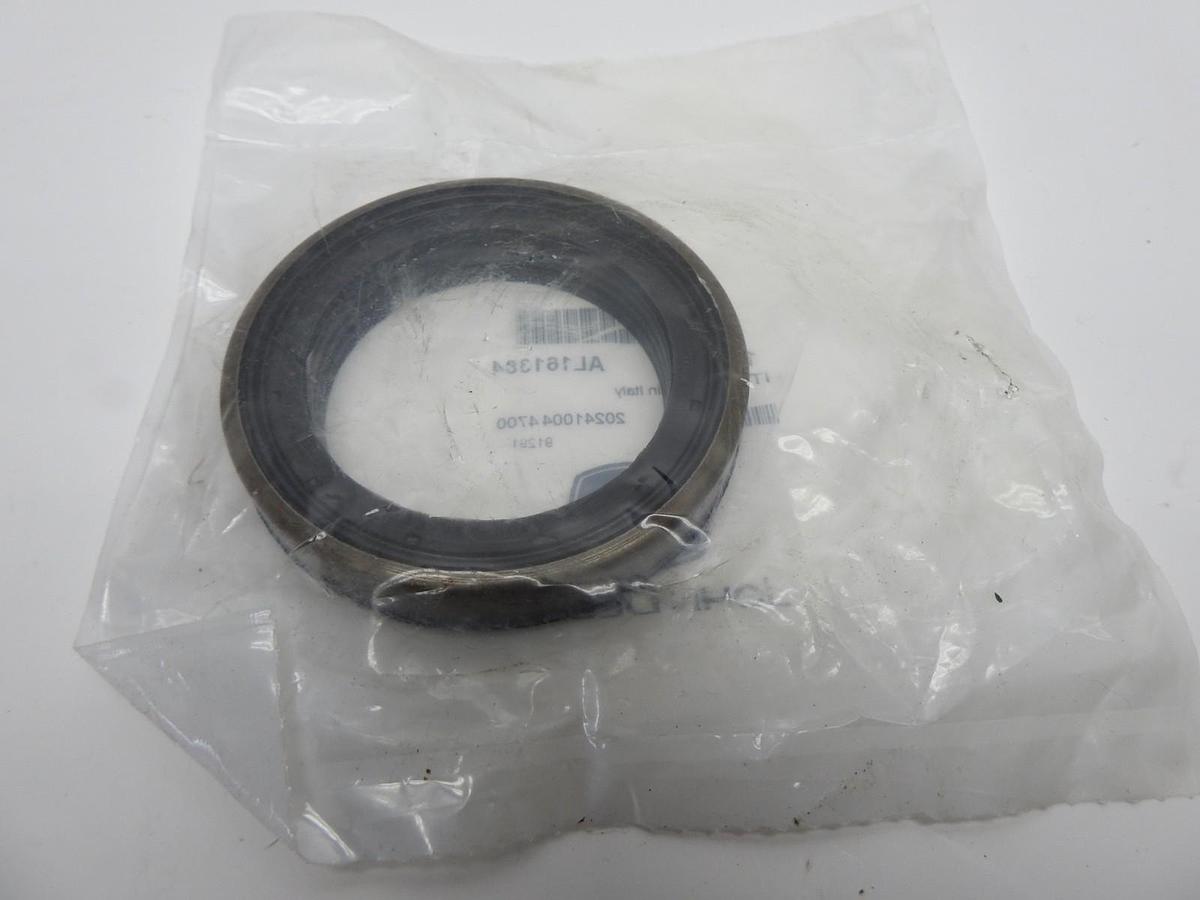 GENUINE John Deere AL161384 Sun Shaft Seal - OEM NEW!