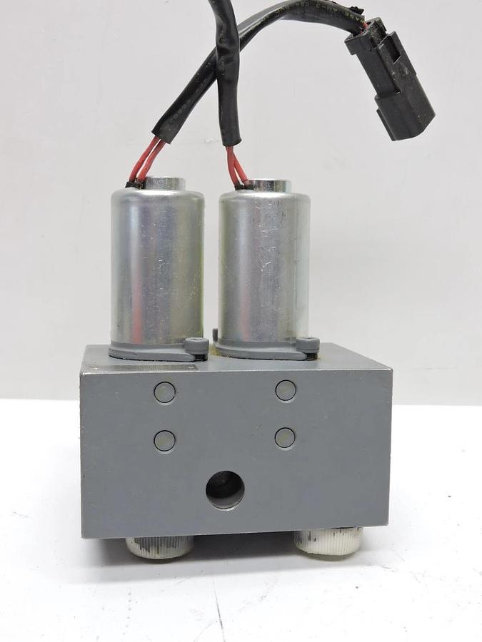 GENUINE Komatsu 22L-60-30310 VALVE ASS'Y UTILITY PC45MR-5, PC55MR-5, PC78US-11