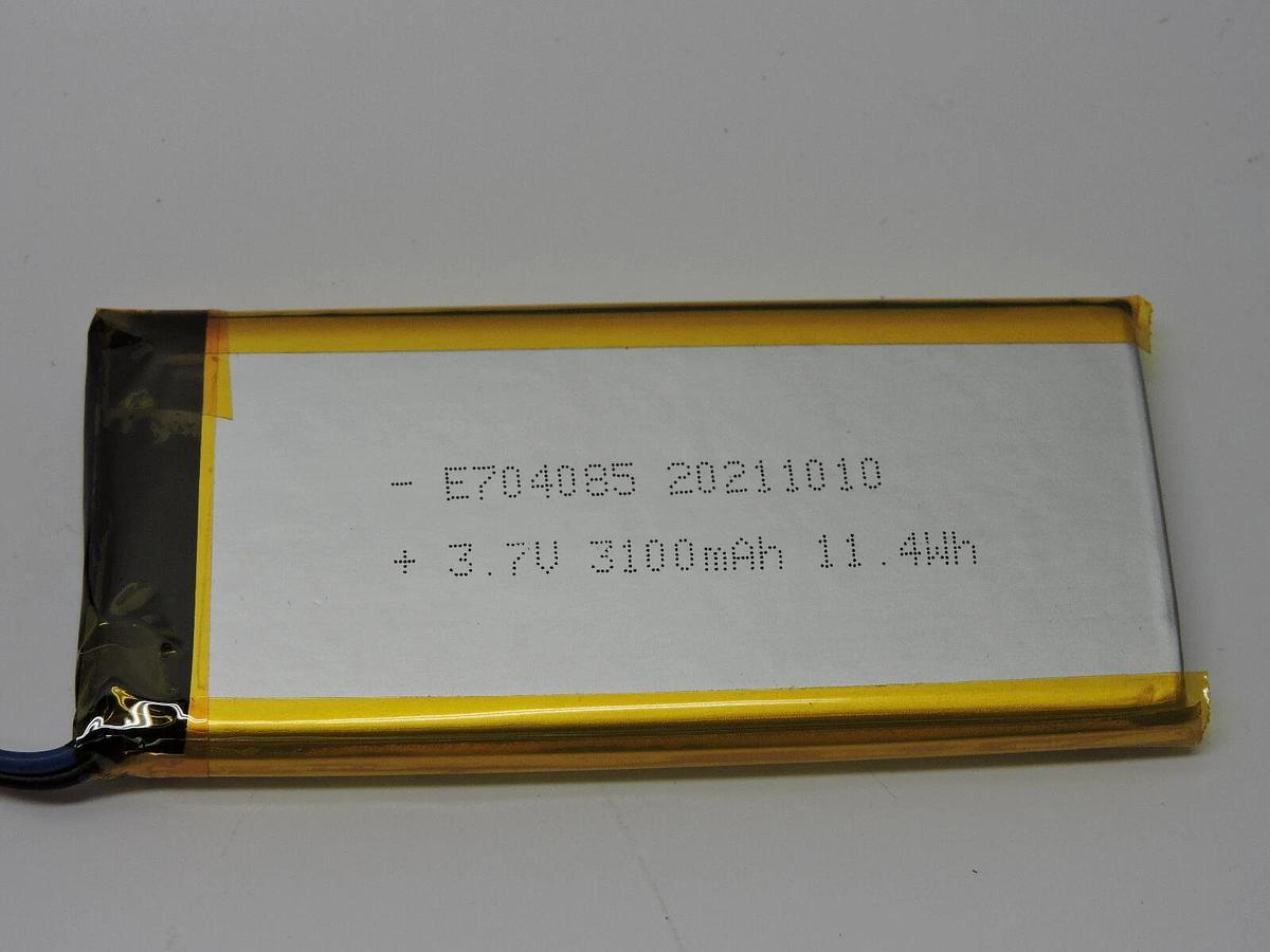 (x1) E704085 20211010 +3.7V 3100 mAh 11.4Wh Li-ion Battery