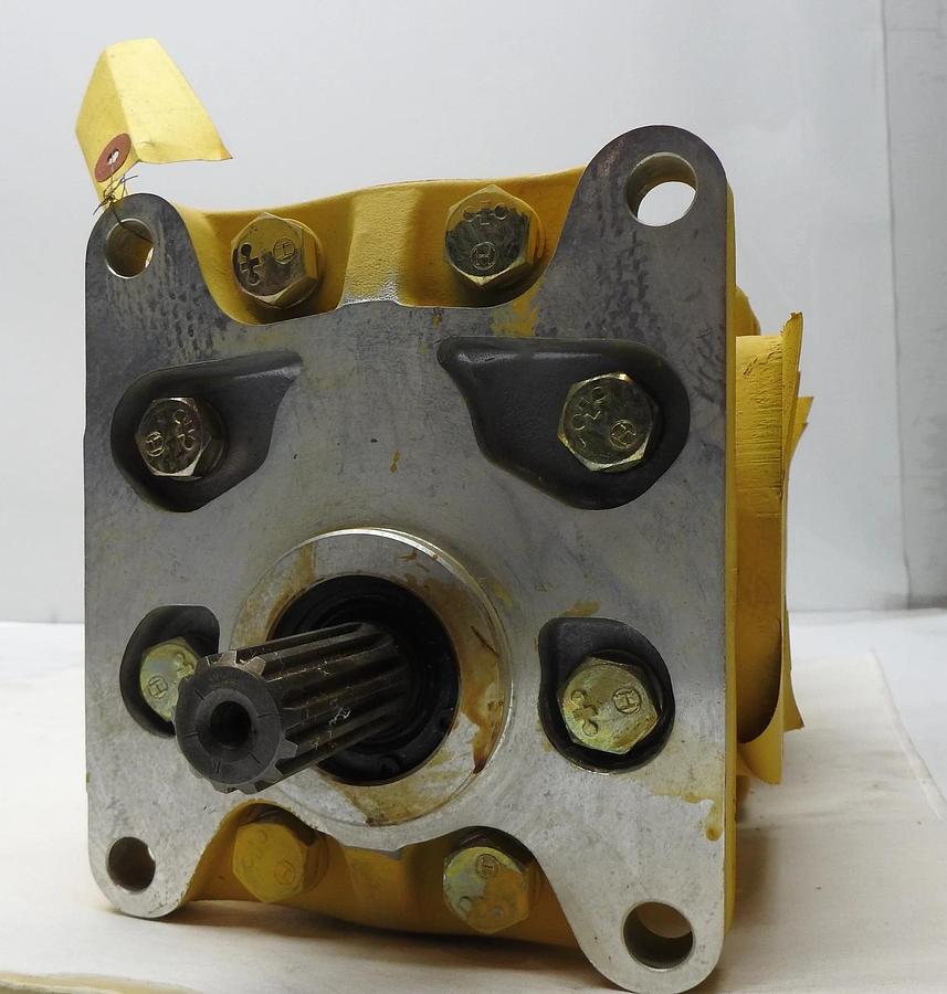 GENUINE Komatsu 704-58-33110 Hydraulic Main Tandem Pump 7045833110 OEM NEW!