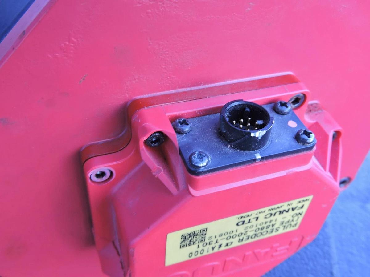 Fanuc AC Servo Motor A06B-0265-B400 w/ A860-2000-T301 Servo Motor Pulsecoder