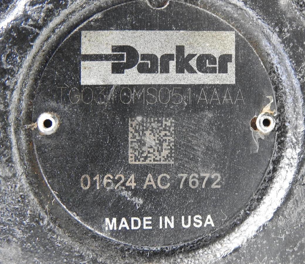 Parker Hydraulic Motor TG0310MS051AAAA TG0310 Series 4 Bolt, 1.25" Splined Shaft
