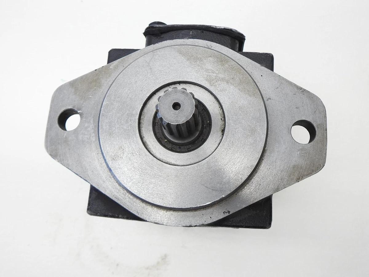 GENUINE ParkerT6CM B17 3R01 C1 Industrial Vane Pump 024-44407-0/01 - OEM NOB NEW