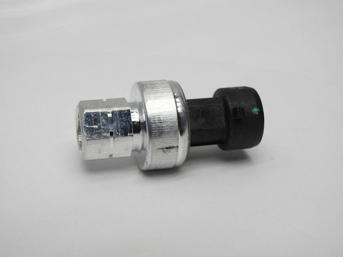 Peterbilt 12CP45-4 A/C Pressure Transducer Paccar Genuine OEM