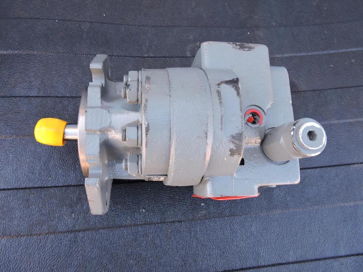 Concentric Rockford 2991408 Hydraulic Gear Pump P3-GM20W - NOB NEW!