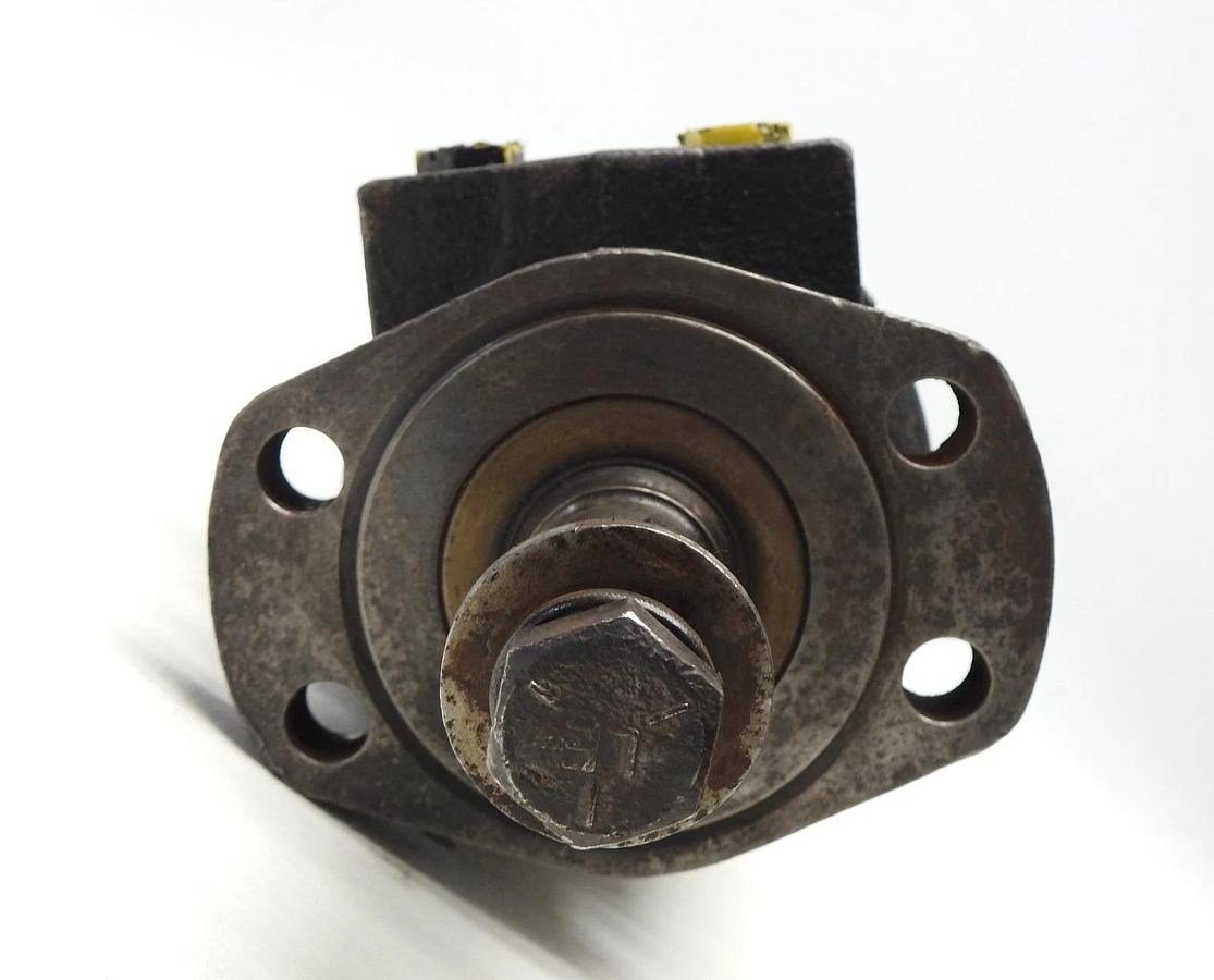 Parker Hydraulic Motor TG0310MS051AAAA TG0310 Series 4 Bolt, 1.25" Splined Shaft