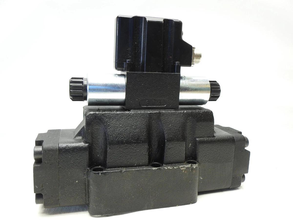 Parker D91FBE01HC4NF0014 Proportional Solenoid Directional Valve 350 Bar P.A.B.X