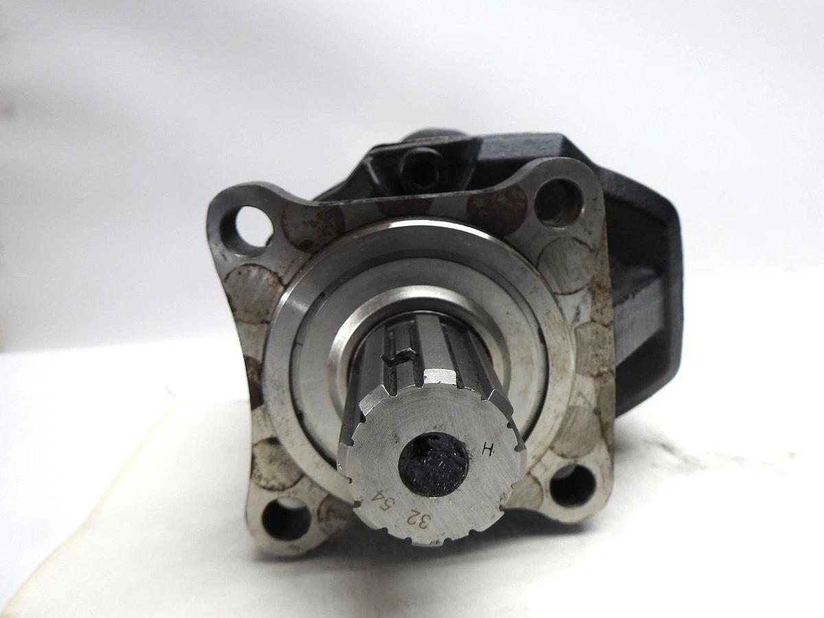 HYVA 14571351 Gear Pump 104.7 Displ. - NEW!