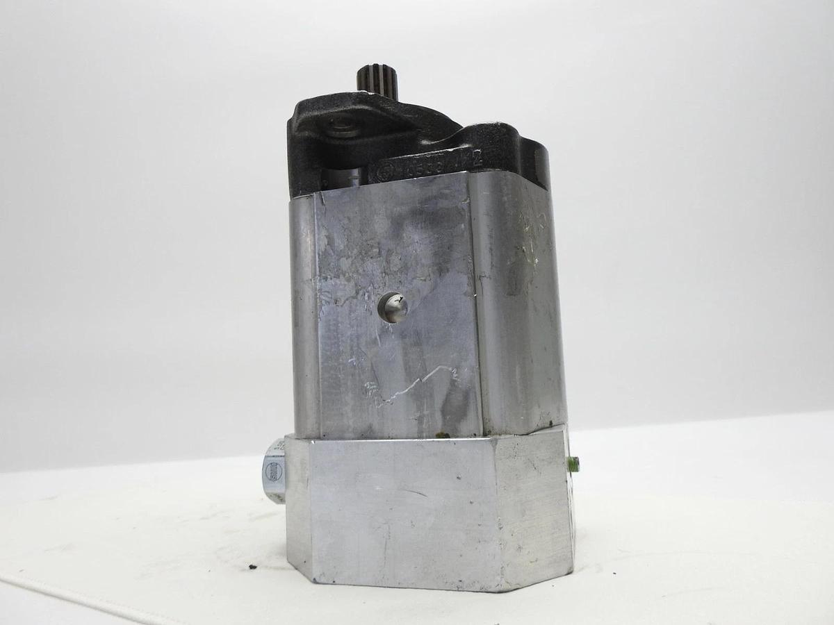 Zwei Hydraulic Pump (Casting # 333 5020 002) 12 Bolt, 13T