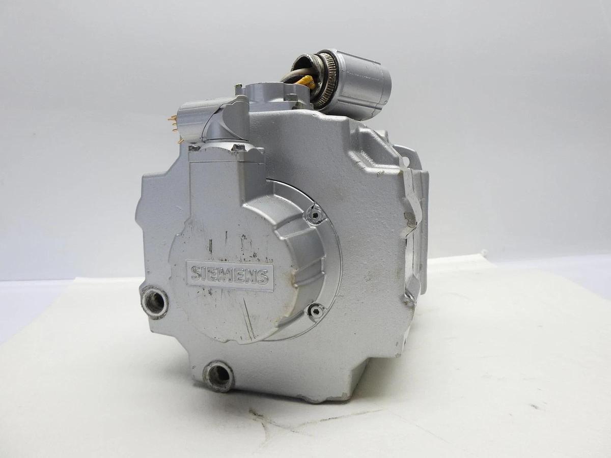 GENUINE Siemens 1FT7082-5WH71-1CB2-Z SYNCHRONOUS MOTOR 1FT70825WH711CB2Z DAMAGED