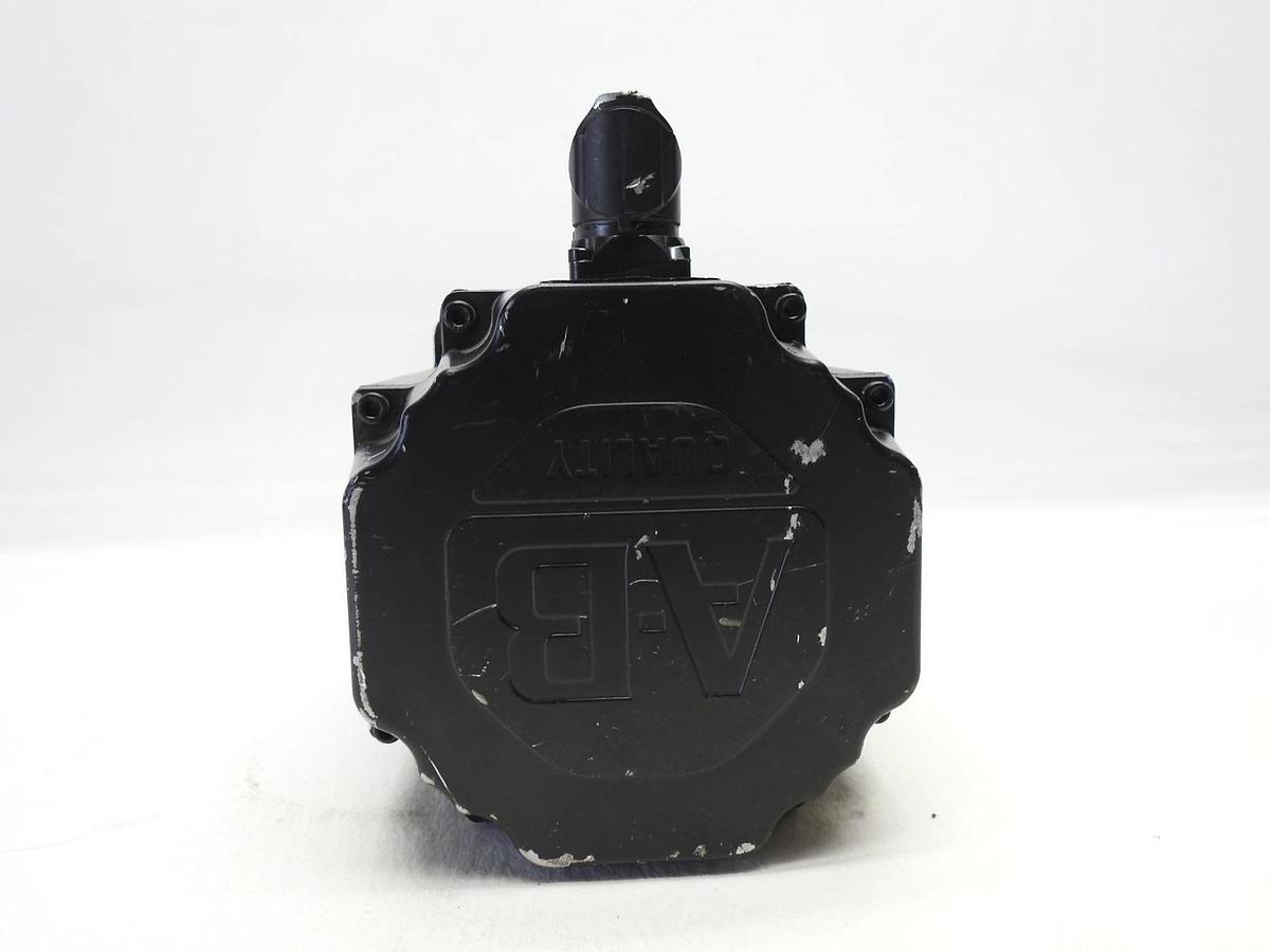 Allen Bradley VPL-B1652F-PJ12AS Kinetix VP Low Inertia Servo Motor-NOT USED READ