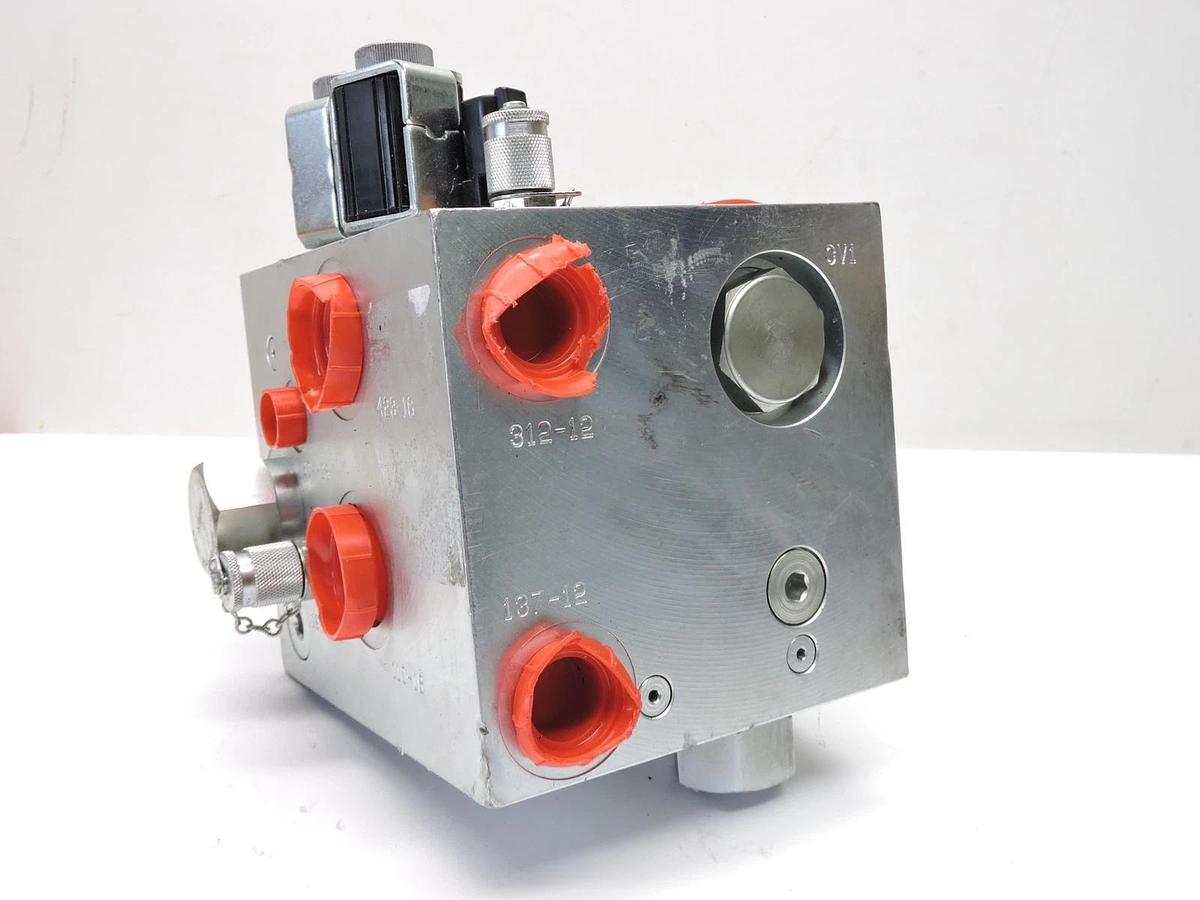 New Parker IC-4670 Square Block Manifold OEM Genuine IC4670