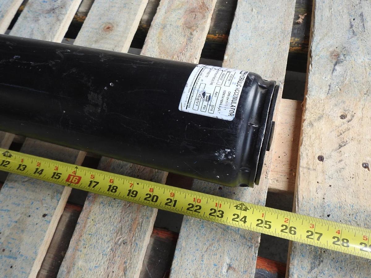 GENUINE Parker John Deere Hydraulic Accumulator AT451189 (4000 PSI Max) NOB NEW!