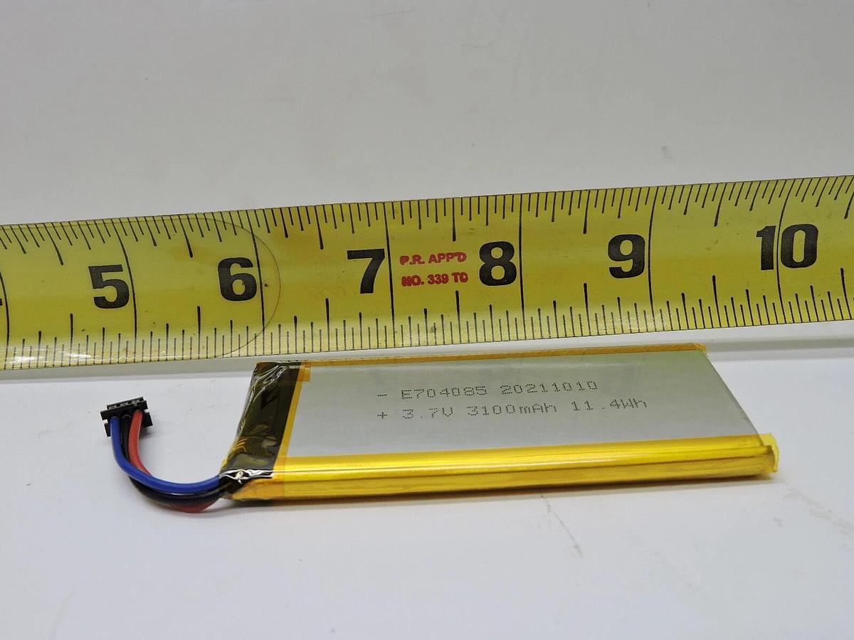(x1) E704085 20211010 +3.7V 3100 mAh 11.4Wh Li-ion Battery