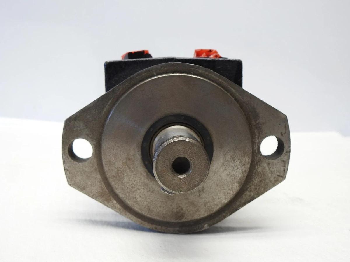 OEM Parker 1310M Hydraulic Motor 08514 2405 (2 Bolt, Keyed Shaft) NOB NEW