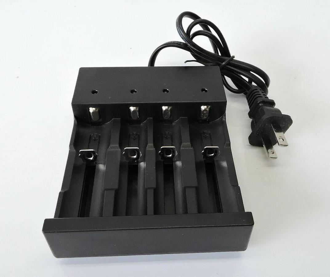 26650 18650 17670 18490 17500 17335 16340 RCR123 14500 10440 4 Slot Charger USA