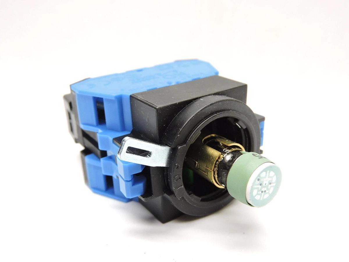 (2) IDEC HW-FL20Q8G Contact Block Assembly - NEW!