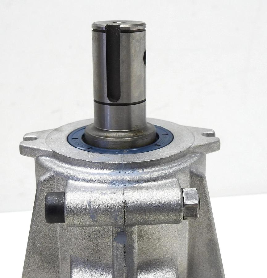 Kubota Gearbox WORM CC 77700-00916 (replaces 70060-45009) for LX2950, B2779