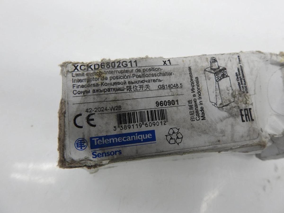 Telemecanique XCKD6802G11 Limit Switch 48V 10mA - NOB NEW!