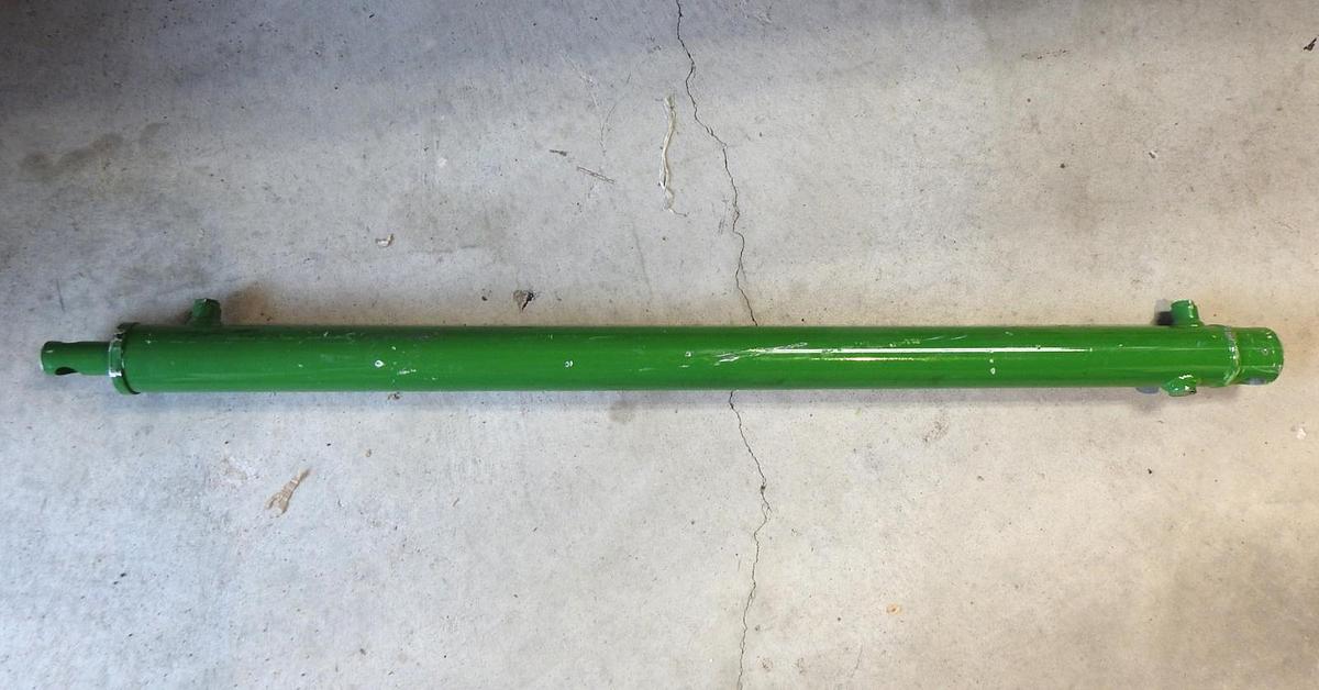 GENUINE John Deere AHC24242 Hydraulic Cylinder 7760 CP690 CP770 CS690 CS770 NEW