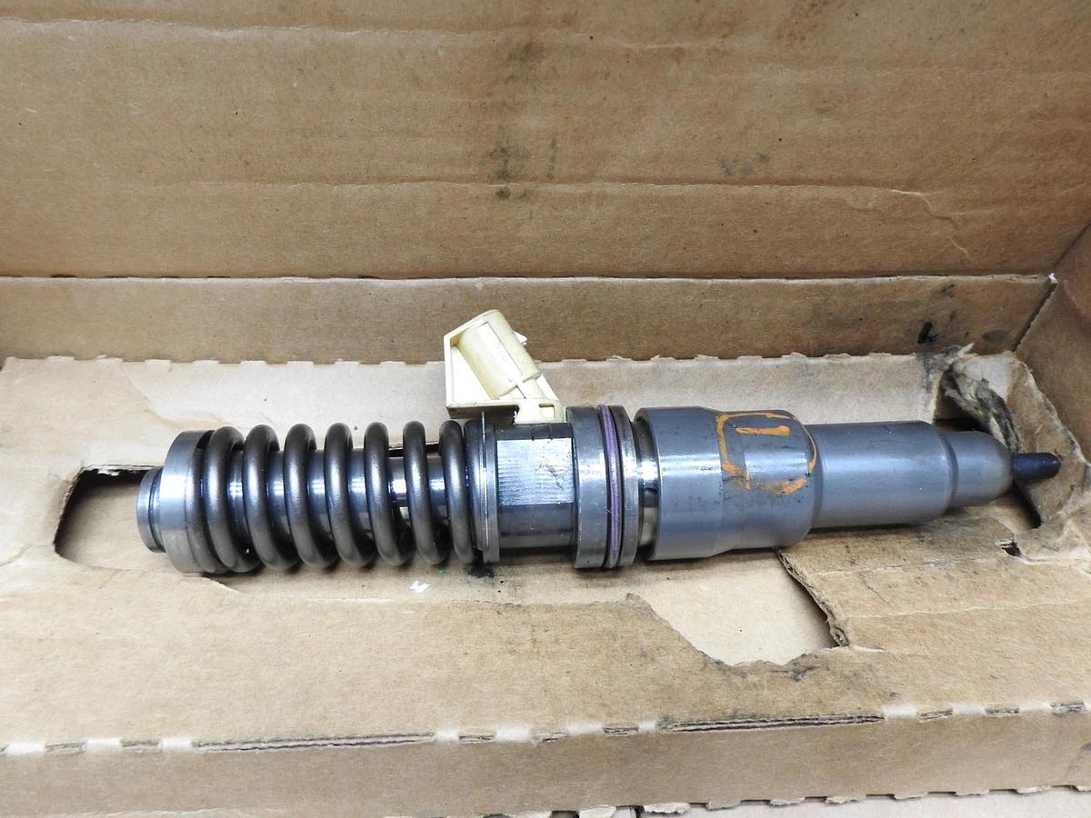 Lot of 6 - (CORES) John Deere RM100251 Elect Unit Injectors SE501959