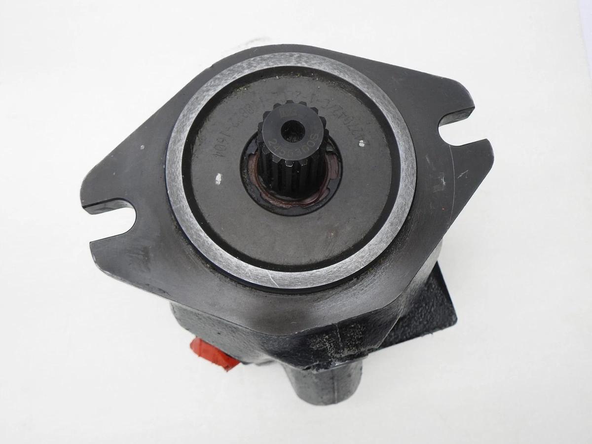 GENUINE Bobcat 6689772REM Hydraulic Drive Motor TOOLCAT 46910179, 6689772 OEM!