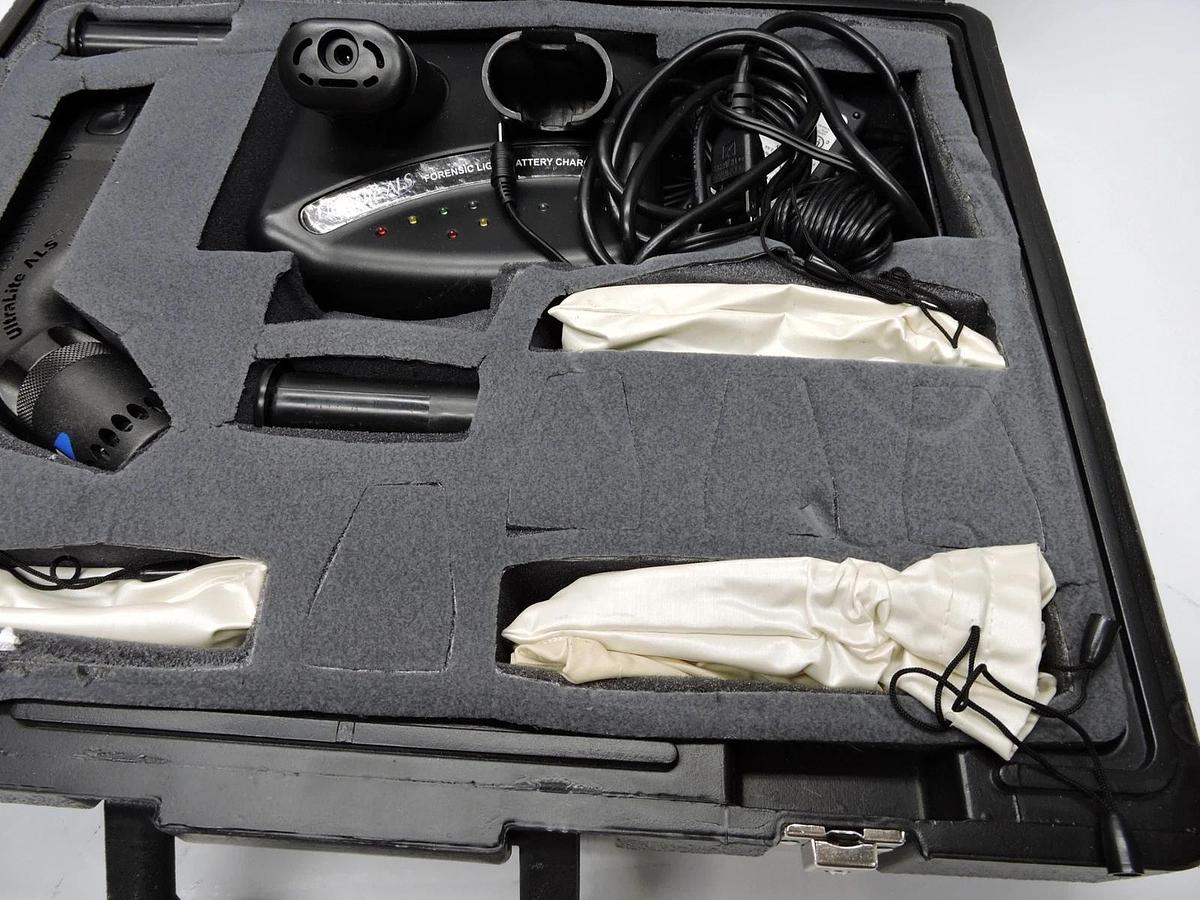 UltraLite ALS Professional Forensic Light Soruce Kit - MINT CONDITION!