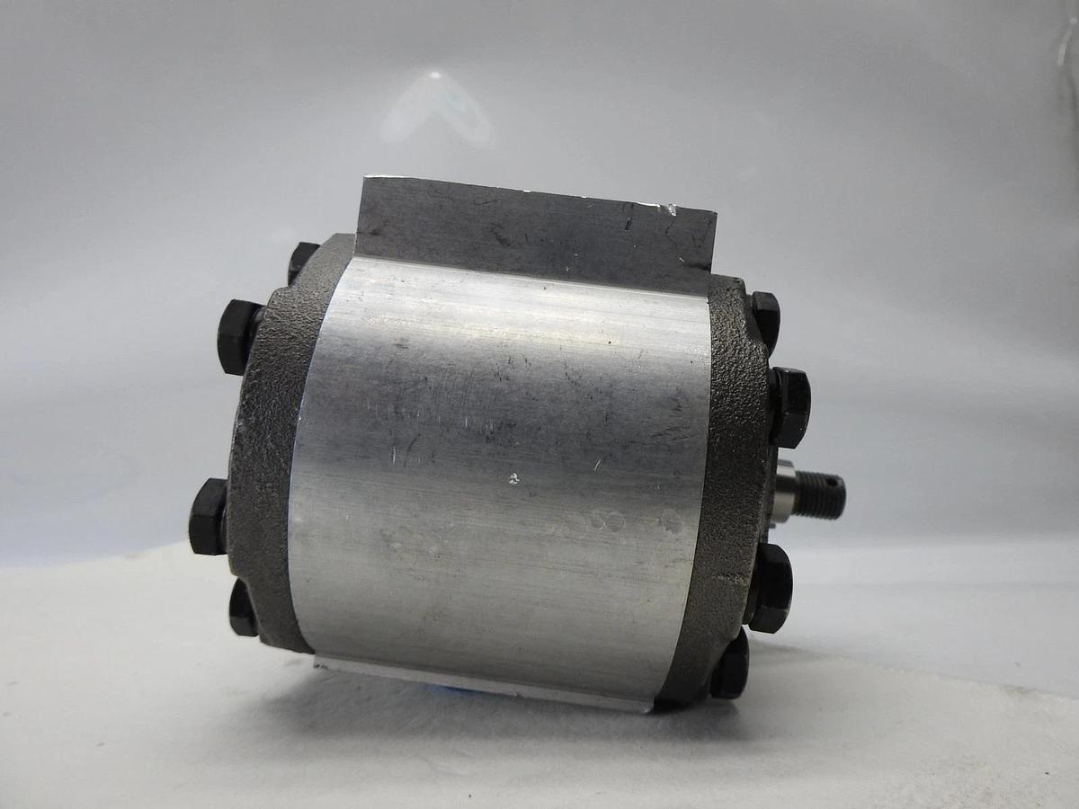 HYP-F-599600-BAC Hydraulic Pump E2NN600BA for Ford New Holland Tractor - NOB NEW
