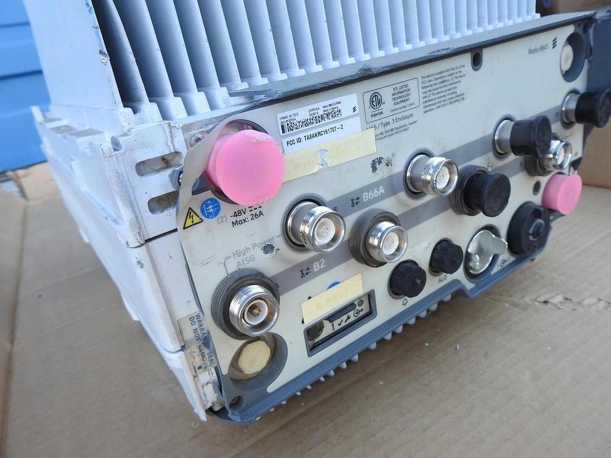 ERICSSON KRC 161 707/2 KRC161707/2 Dual Band Radio 8843 - AS IS READ DESCRIPTION