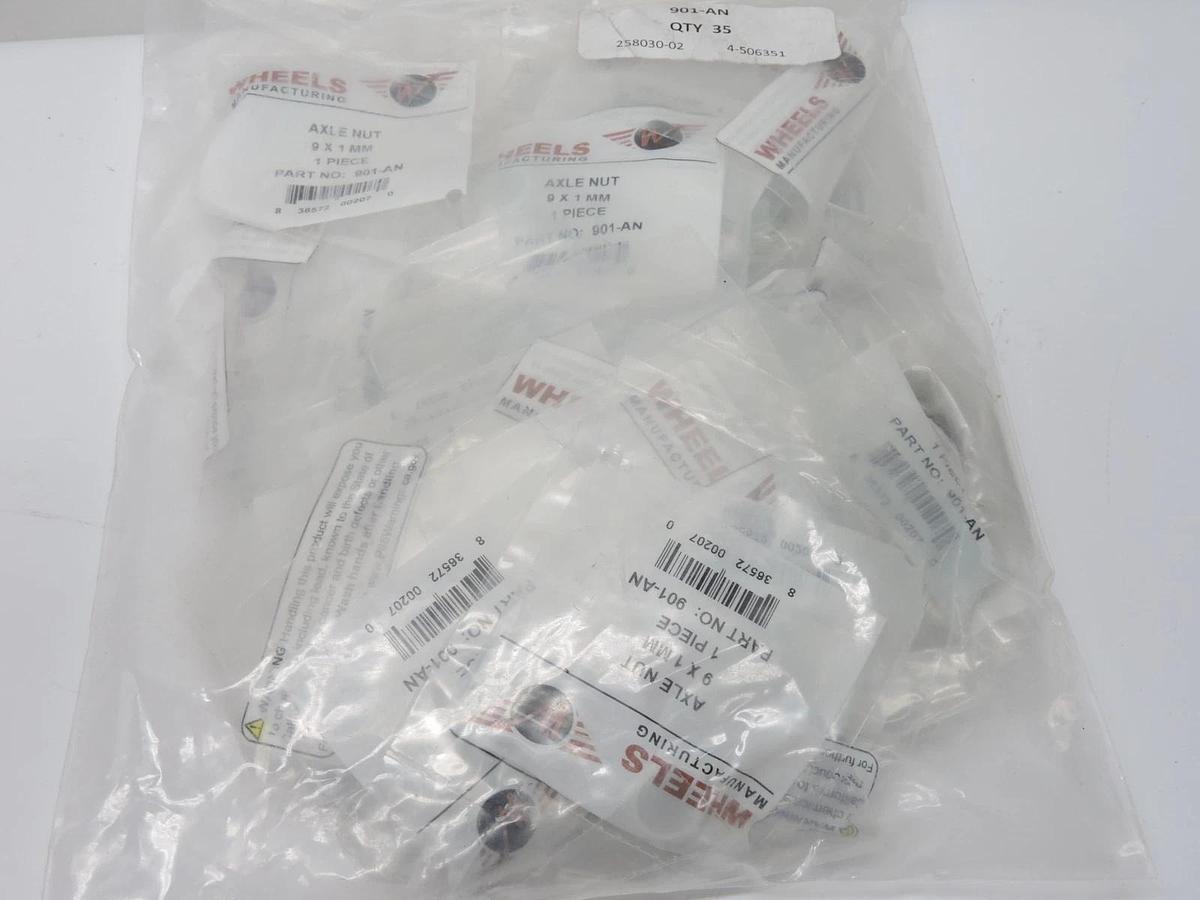 Wholesale lot of 35 Wheels Manufacturing 901-AN
