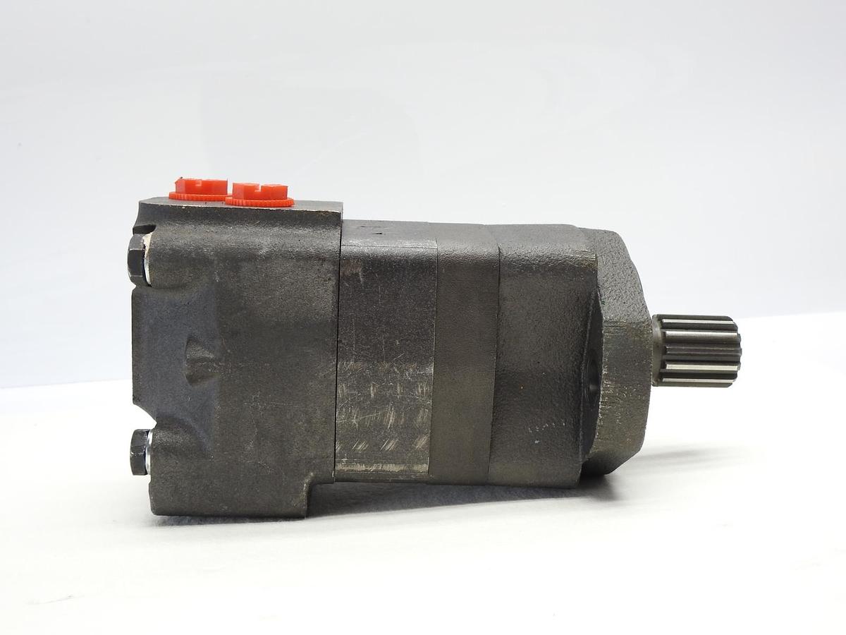 Fluidyne WF104-1033 / WF1041033 1-1/4" 14 TOOTH Splined, 2 Bolt SAE A Flange NEW
