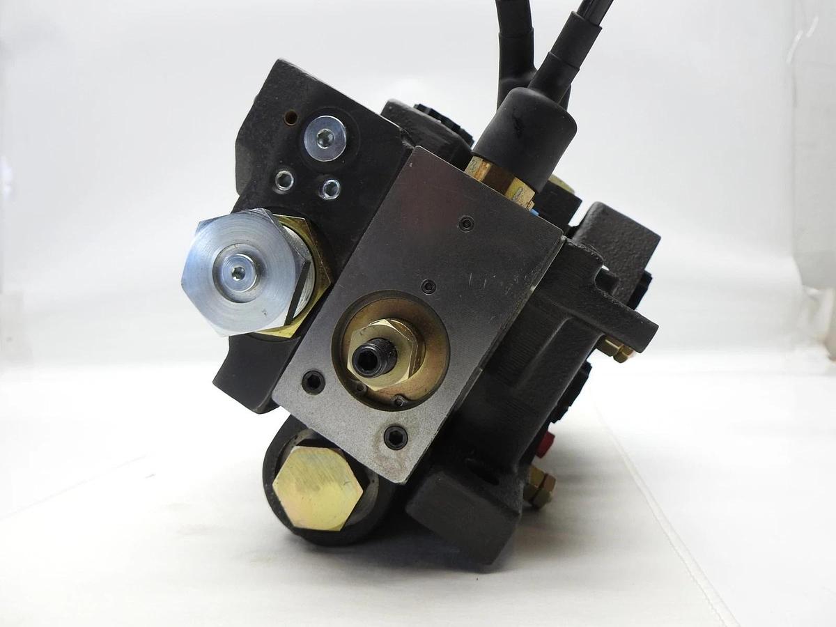 Parker VA6114 Solenoid Valve VA6114-3001-140C (VA61143001140C) - OEM NEW