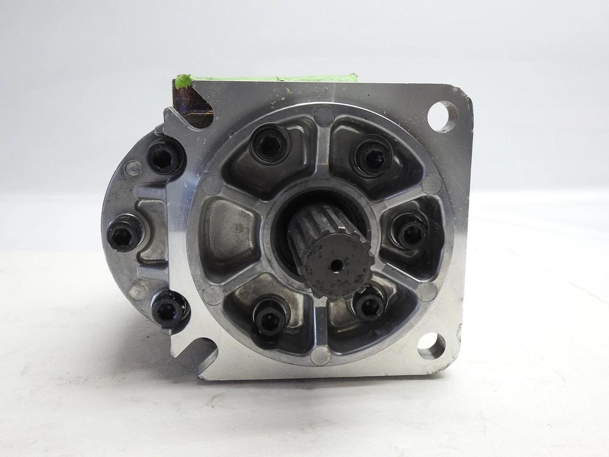 Shimadzu Hydraulic Pump FD3-52.14R369, 5214R369 - NOB NEW!