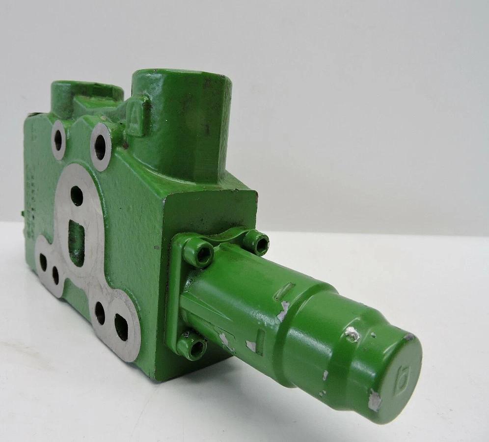 John Deere Hydraulic Control Section 641400280 AF 0068 NEW READ