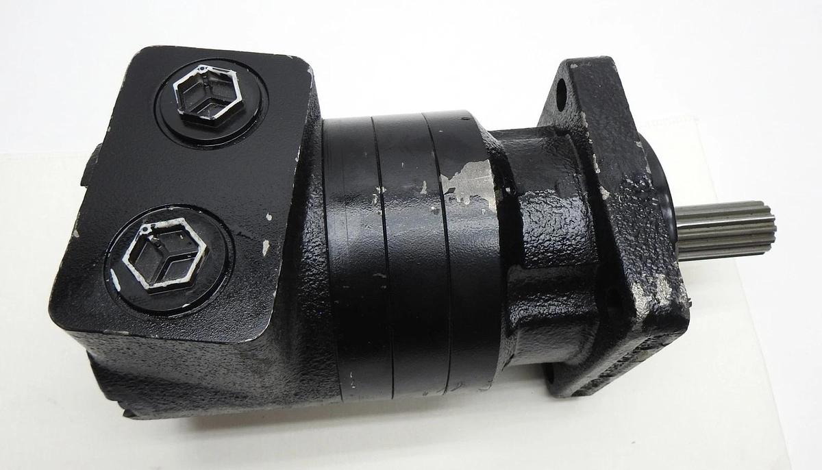 White Drive Hydraulic Motor 56966858.3589781, 11203197, 101845 (4 Bolt, 14T) NEW