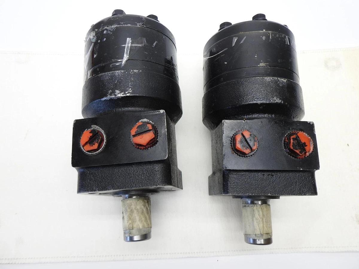 Lot of 2 - Hydraulic Motors (Keyed Shaft, 4 Bolt Mounting) Unknown Part Numbers
