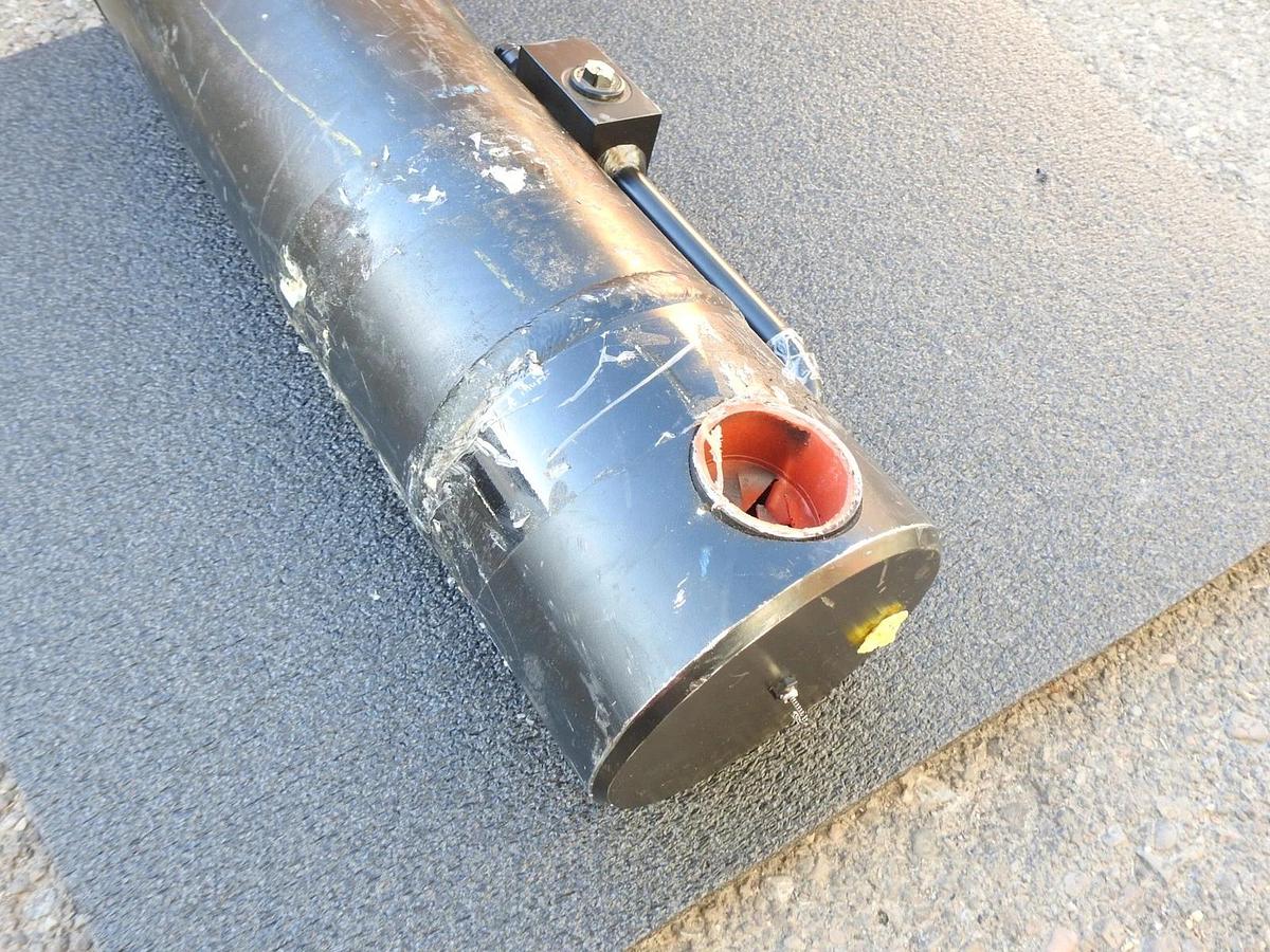 Bobcat 6917921 Ram Cylinder for VersaHandlers Telehandlers: T2566 V518, VR518