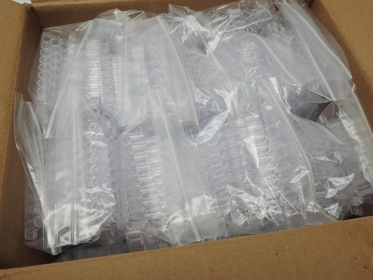 800/case - Costar 7428 Corning Stripwell 1x8 Well Flat Bottom, Polystyrene NEW