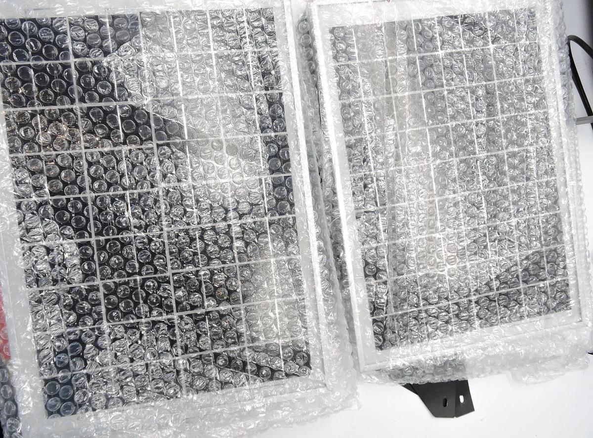 (Box of 2) - LLI Lighting CFLBC08-Y-T Solar Powered 8" Flashing Beacons - NEW!