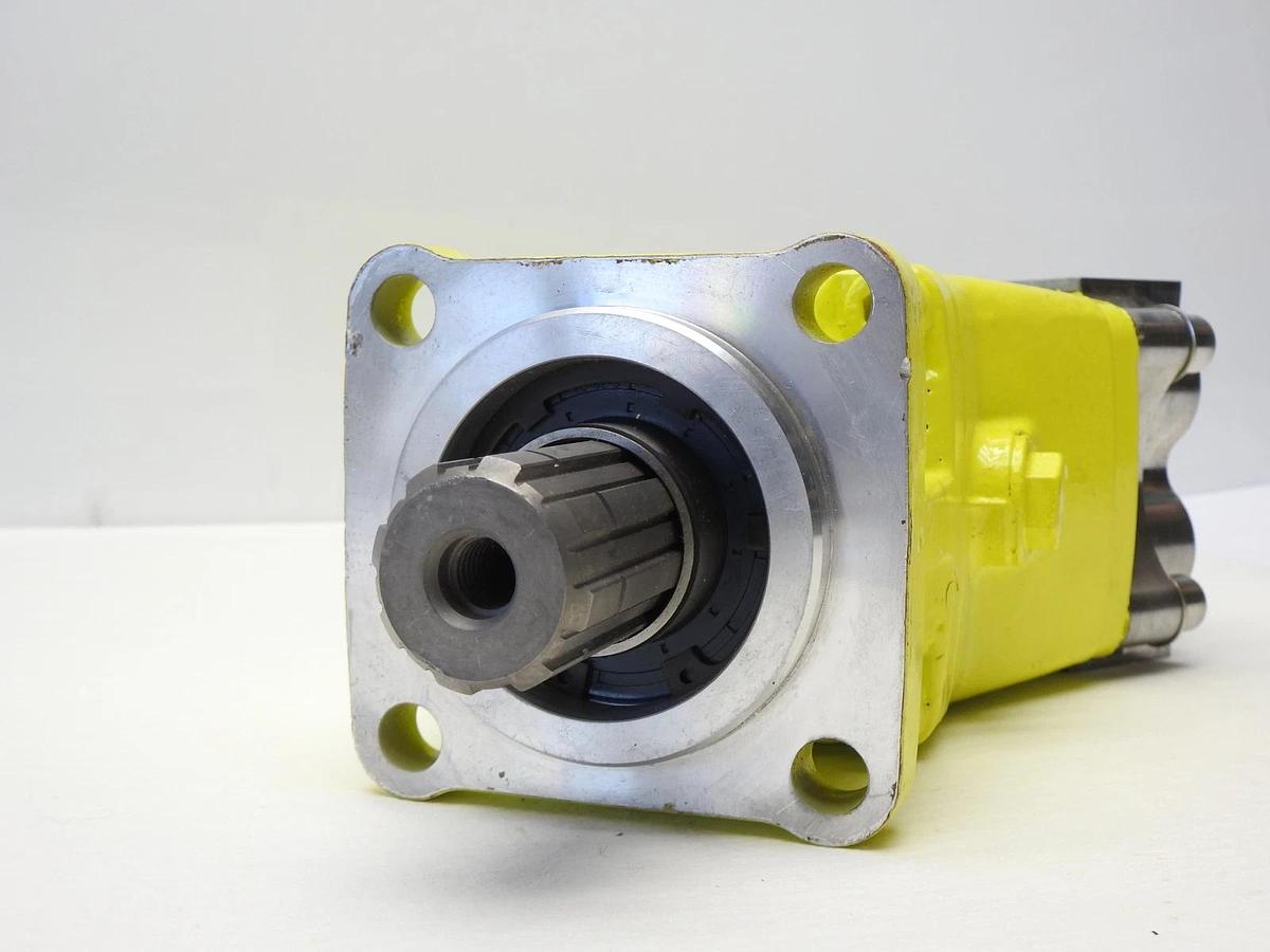 GENUINE Parker F1-30 Hydraulic Motor w/ Modified 4 Port Adapter Bent Axial F1 30