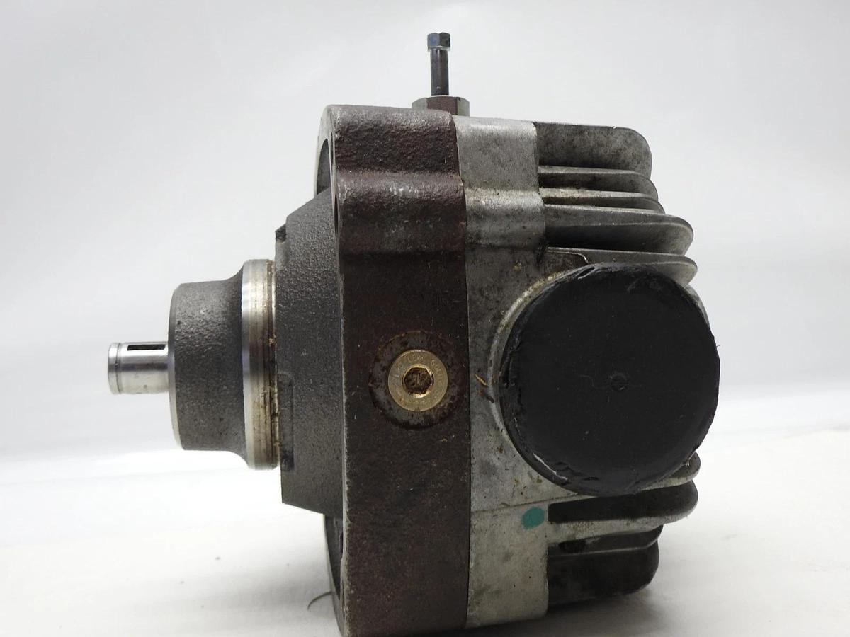 Eaton Hydraulic Transmission Motor 700-060 CW Rotation - AS IS UNTESTED