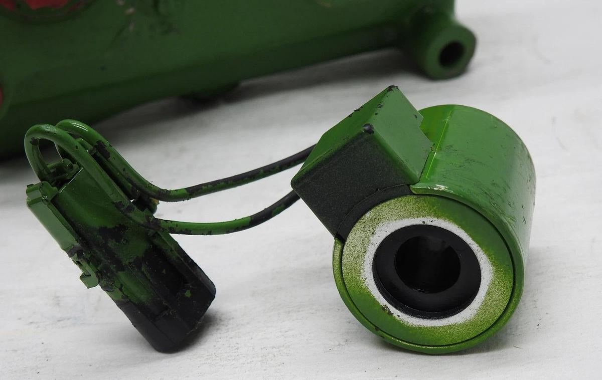 Genuine John Deere AXE54335 Control Valve for S7 700, S650, S660 Combine + More