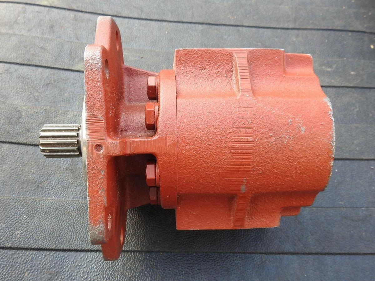 Geartek D35R-1C 6 BOLT, 14 Spline 232313805 Hydraulic Pump - NOB NEW!