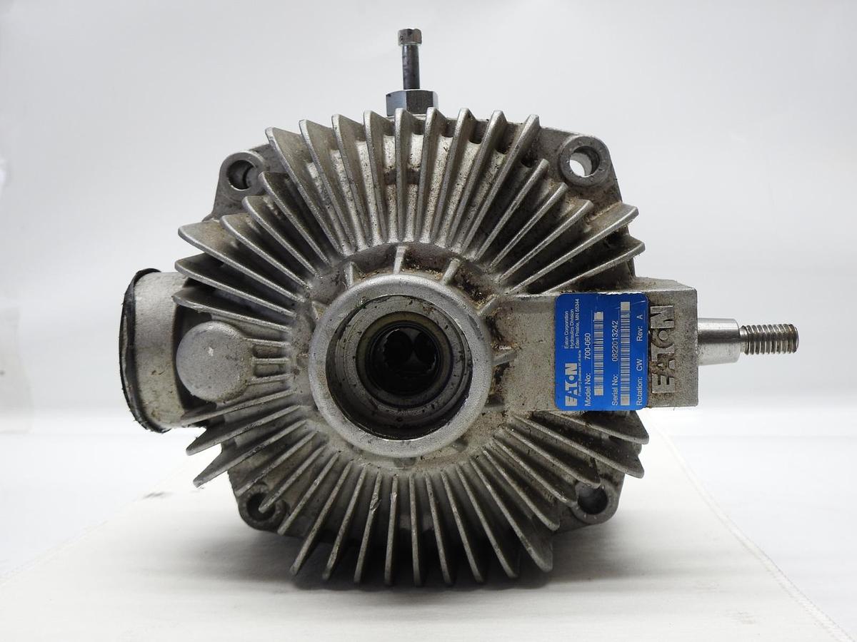 Eaton Hydraulic Transmission Motor 700-060 CW Rotation - AS IS UNTESTED