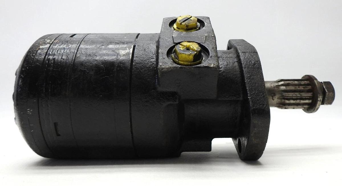 Parker Hydraulic Motor TG0310MS051AAAA TG0310 Series 4 Bolt, 1.25" Splined Shaft