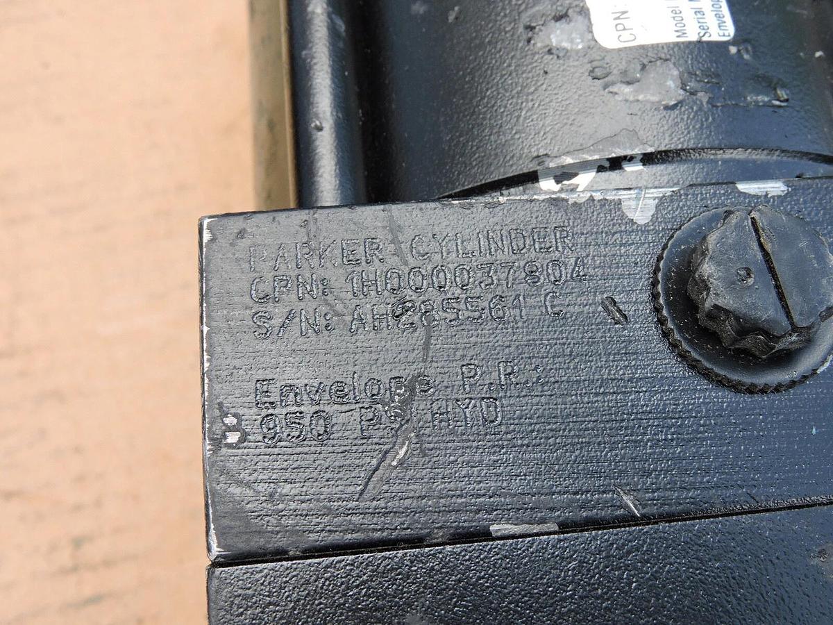 NEW Parker 5.00 Hydraulic Cylinder (950 PSI) 5.00TB3LLUS84A3.000 / 1H000037804