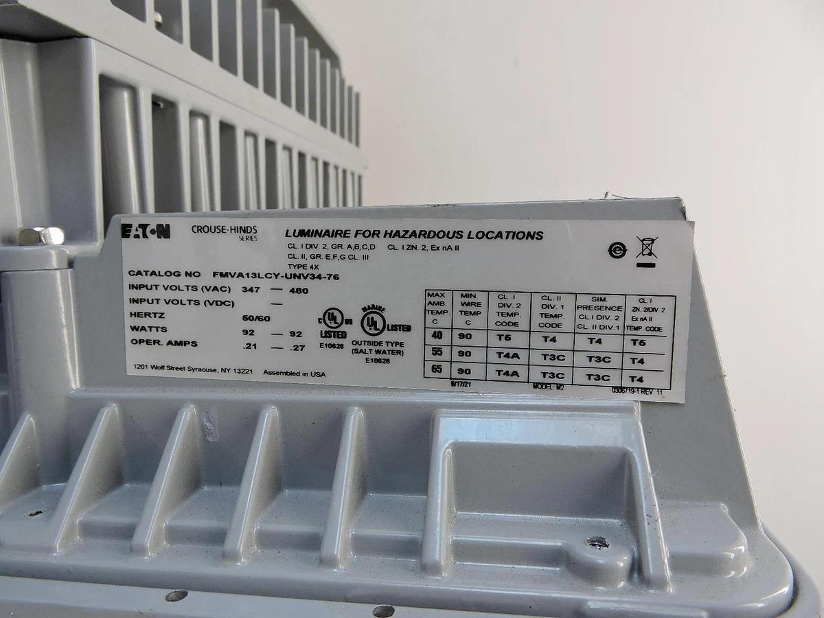 Crouse-Hinds by Eaton FMVA13LCY-UNV34-76 LED FLOOD COOL GLASS LENS 347-480 VAC