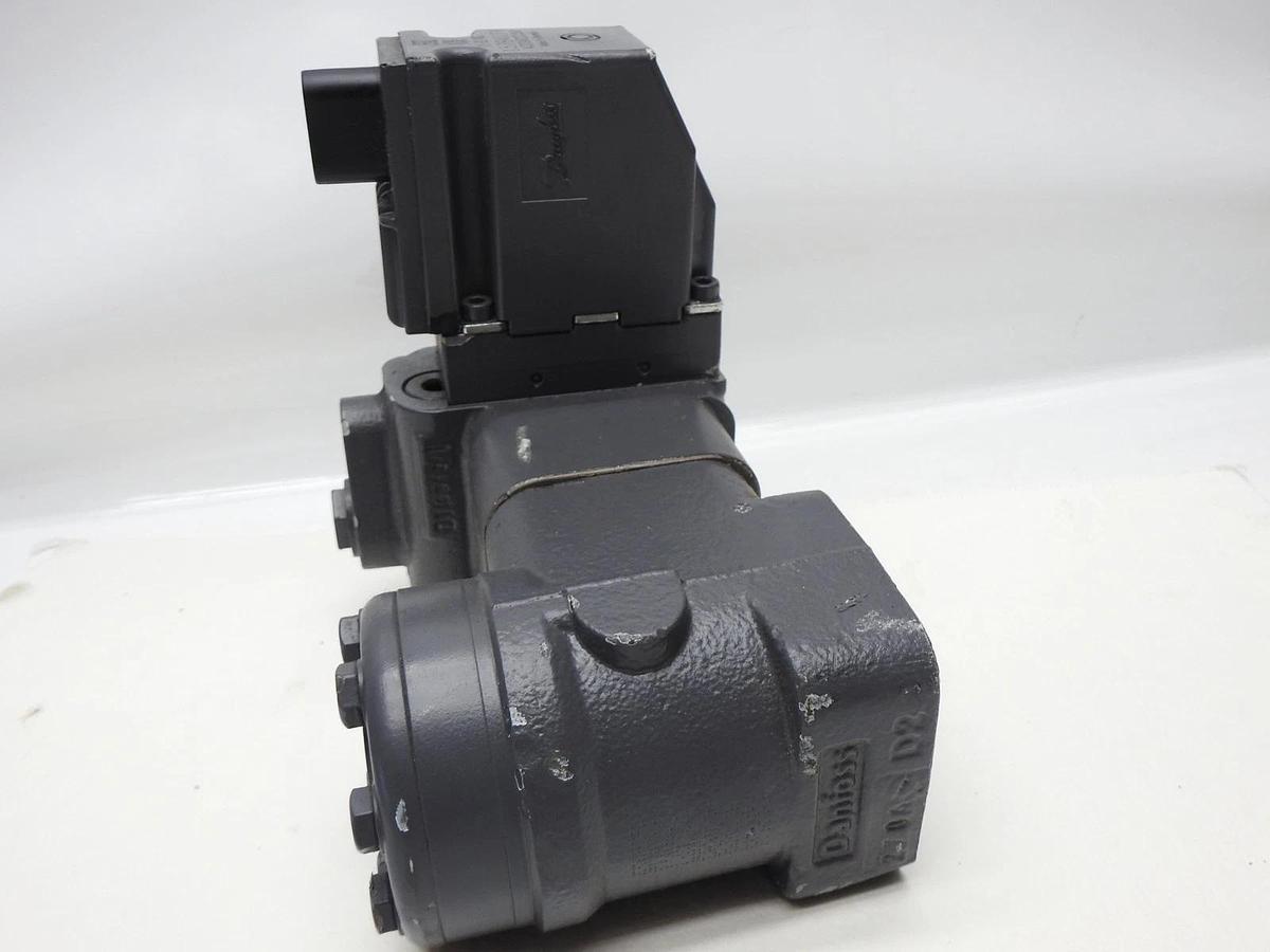 GENUINE John Deere AN206093 AutoTrac Steering Valve Assembly fits 4710, 4720 NEW
