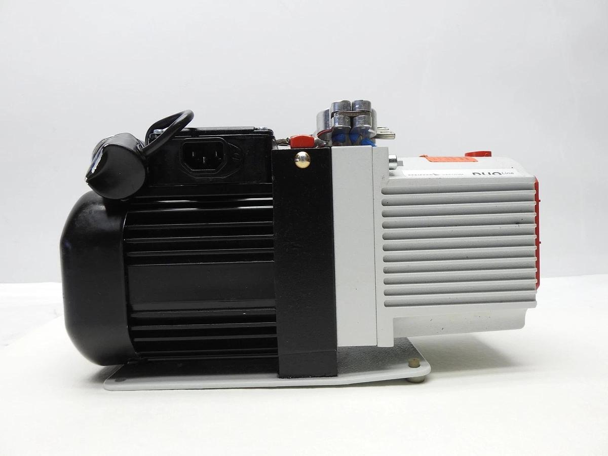 Pfeiffer Duo 3 Vacuum Pump PK D57 712 A - READ DESC