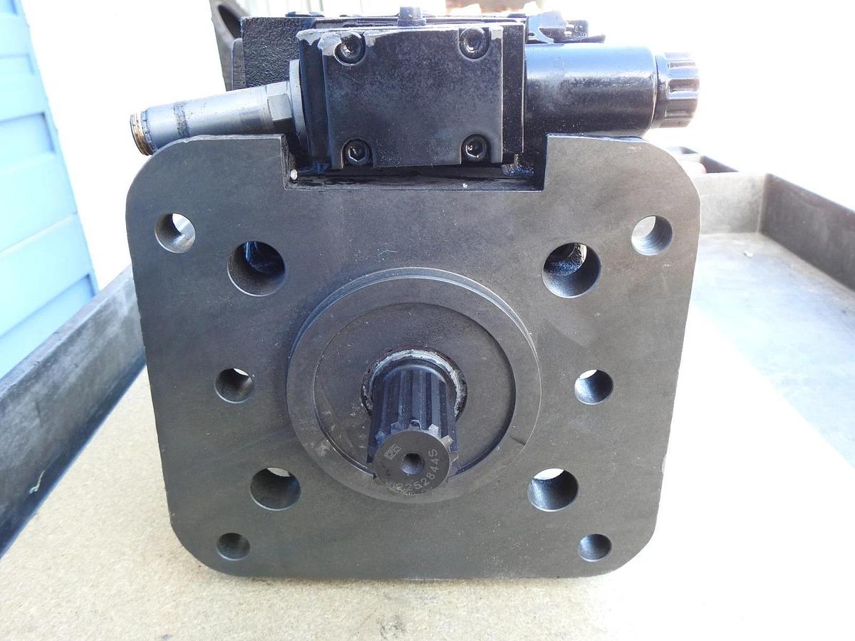 OEM Bobcat 7509445 Hydrostatic Pump for Track Loaders T62, T64, T66 - GENUINE!